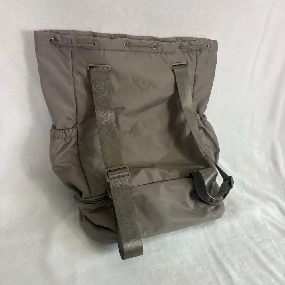 Beyond Yoga Grey Drawstring Top Tote Backpack Bag‎ Medium